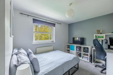 Spynie Gardens-42.jpg