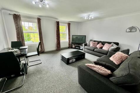 Living Room/ Dining Room