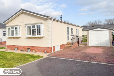 2 Bedroom Park Home for Sale