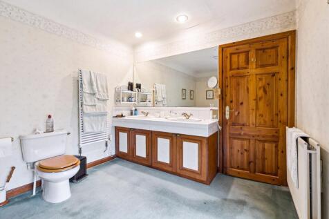 4 bed, 4 bath Detached in Glasgow - Photo 33