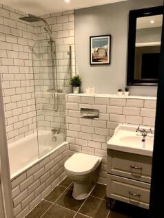 Bathroom (1).jpg