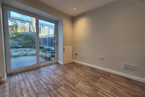High Croft Close, Dukinfield photo 4
