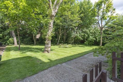2 Grangewood Ct Gdn 2.jpg