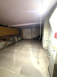 Retail Property (high street) to rent Image 7