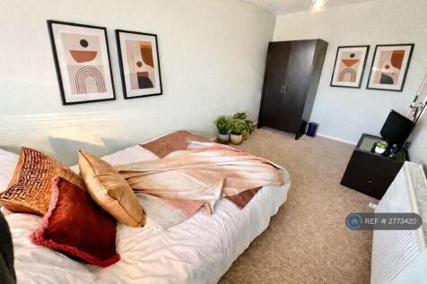Great Sized Double Bedroom 