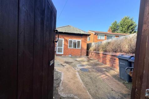 One-bedroom Bungalow to Let B13