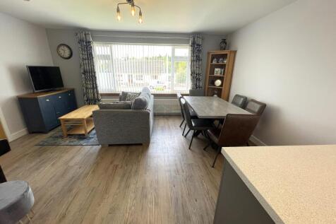 Kitchen family b.JPG