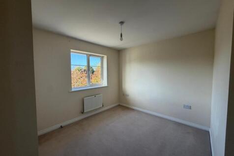 Bedroom 1.jpg