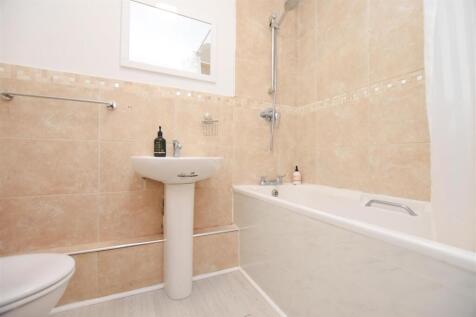 Bathroom 1 (3).jpg