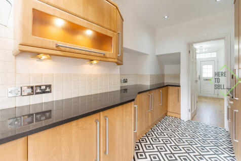 39 Kilvinton Drive, Enfield, EN2 0BE-1