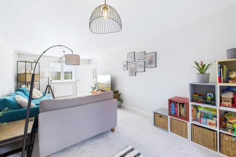 BlurCAM04366G0-PR0129-STILL019 (1).jpg