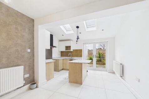 Living/Breakfast Kitchen