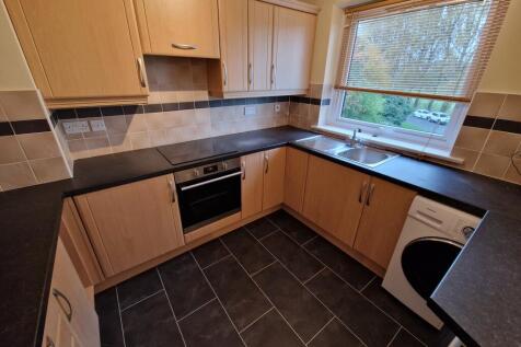 Ashton Court, Pembroke Close, Taunton photo 3