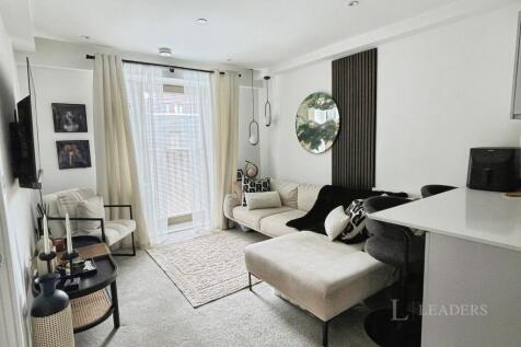 Apt 420, Block C, 14 Hulme Street, M5 photo 3