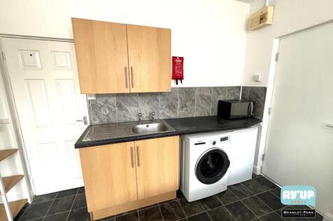 Flat 1, 242 Sheffield Road, Barnsley S70 4PJ photo 5