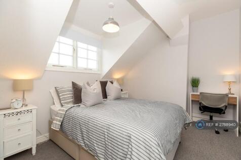 Bedroom With Desk
