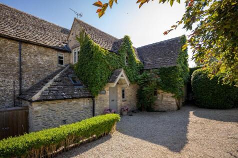 10 - Church Cottage - GL7 5HX - Web.jpg