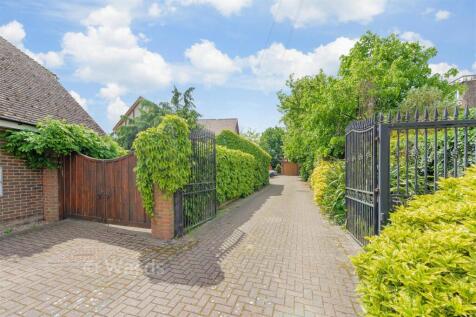Driveway/Parking