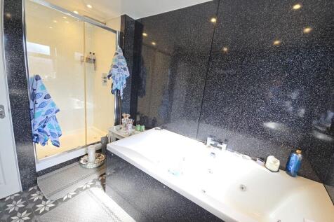 Flat Bathroom 