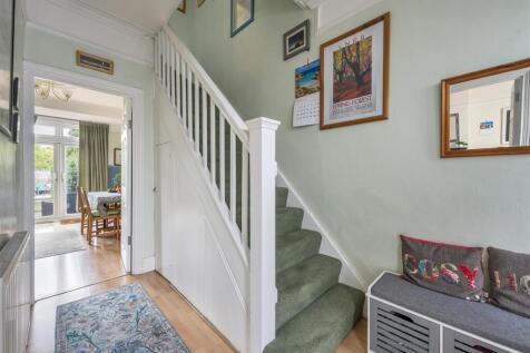 Whitehall Gardens, E4