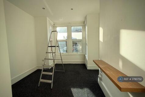 2-bed flat on Church Road, Southend-On-Sea, SS1, £1,050/mo