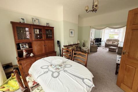 Carshalton Avenue, East Cosham photo 5