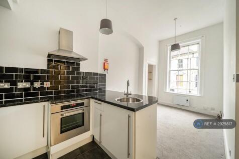 Kitchen/Living Area