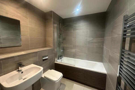 Great Central, Sheffield, Yorkshire, S3 photo 3