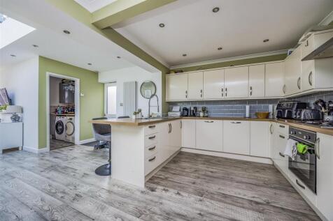 99 Kings Road, Hayling Island-PorticoMarketing-Ard