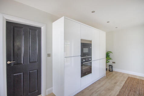 Ravenscroft Drive, Chaddesden, Derby, Derbyshire photo 3