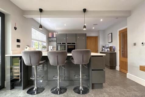 Stunning Dining Kitchen 181
