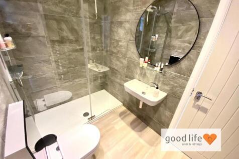 20250809_143433000_iOS 12overthehill.jpg