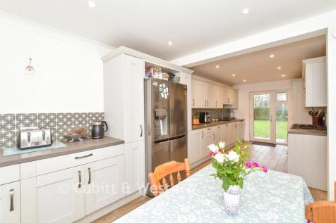 Kitchen/ Breakfast Room