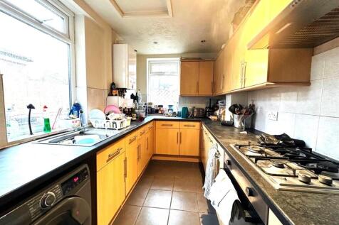 Bright kitchen with ample counter space....