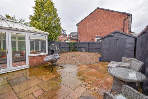 23 Balmoral Close Garden.jpg
