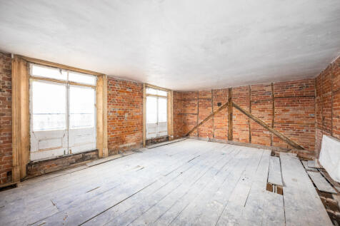 The Green Man, Market Square, Aylesbury HP20 1TW-7