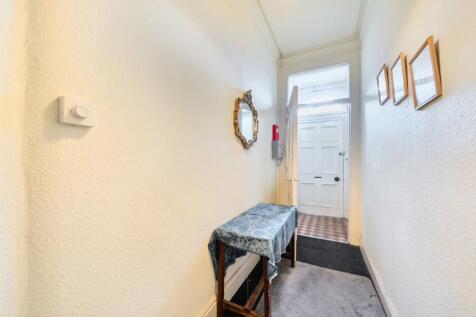 EweMove Harrogate Entrance Hall