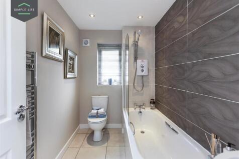 Cayton_bathroom.jpg