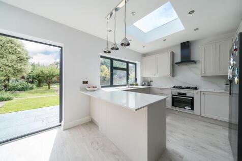 Surbiton, Surrey, KT5 photo 3