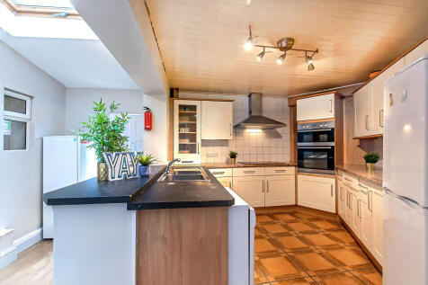 6 Chester Crescent , Sandyford photo 2