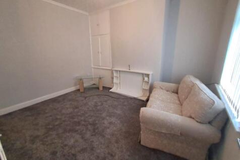 2-bed terraced on Surtees Street, Bishop Auckland, Durham, £600/mo