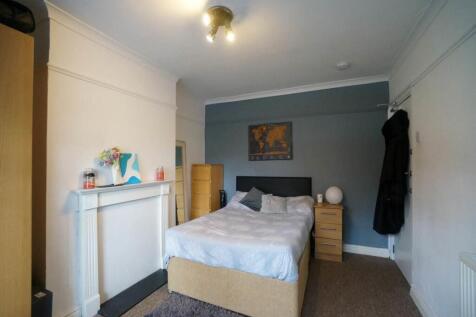 Bedroom 1.1.JPG