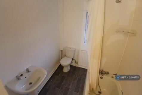 Family Bathroom First Floor