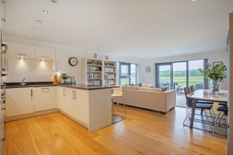 1 Cape Cross Hous...