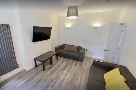 6-bed semi-detached on Lenton Boulevard, Lenton NG7, £3,770/mo