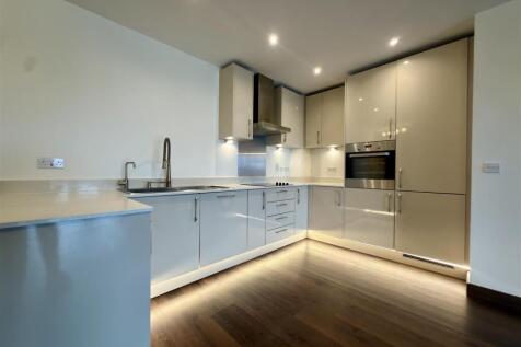 Edinburgh Gate, Harlow photo 3