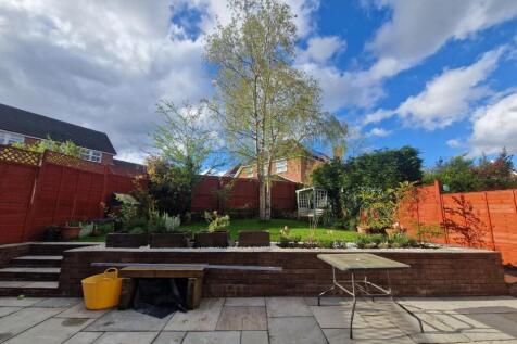 10 Highbank garden.jpg