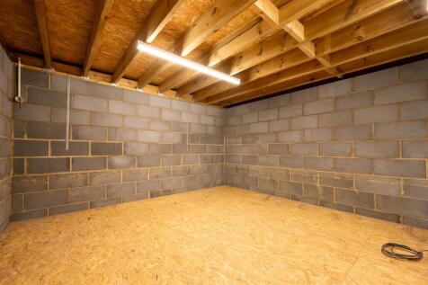 Industrial unit Yacht Haven 25 1.jpg