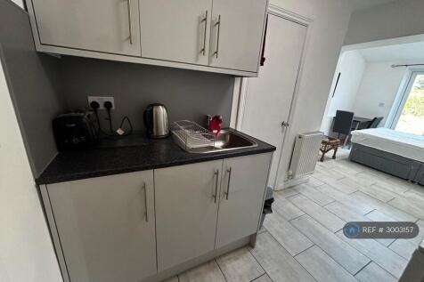 Whitnash, Leamington Spa, CV31 photo 5