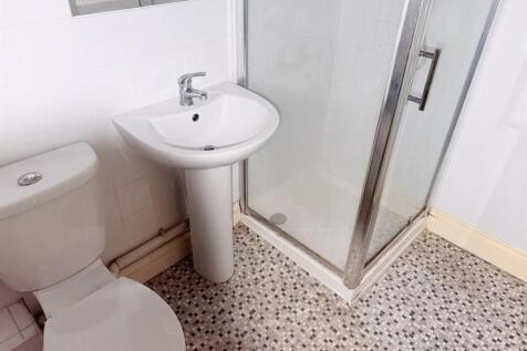 En suite shower